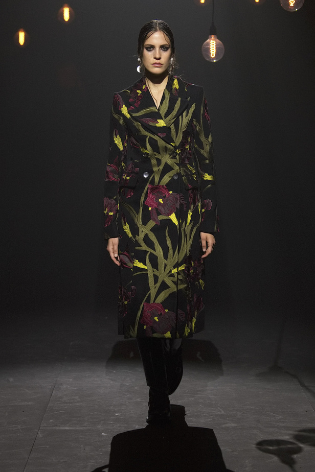 من مجموعة Erdem لموسم خريف وشتاء 2023-2024