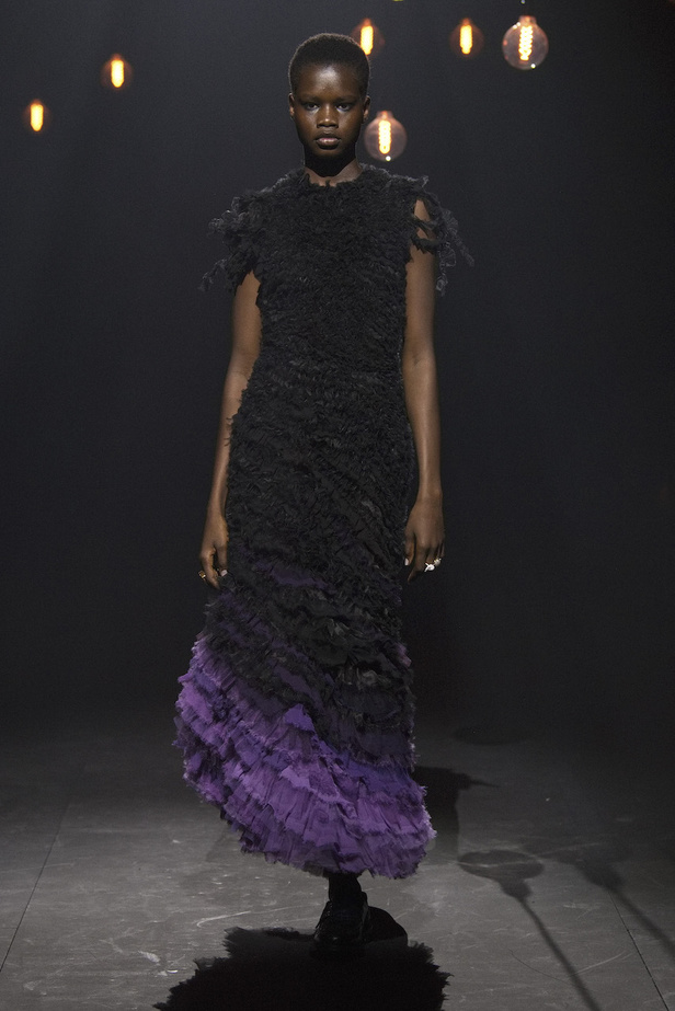 من مجموعة Erdem لموسم خريف وشتاء 2023-2024