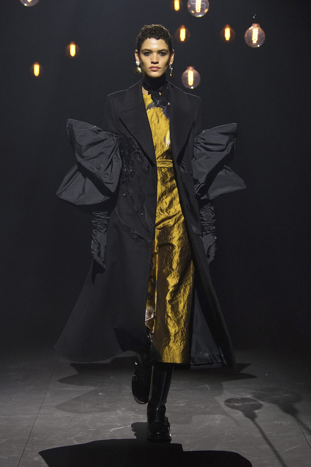 من مجموعة Erdem لموسم خريف وشتاء 2023-2024