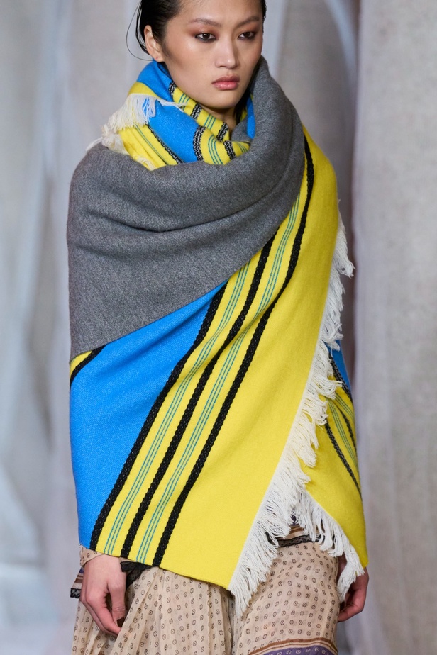 مجموعة Etro لخريف وشتاء 2023... عودة إلى الجذور واعتناق إرث المنسوجات الخاص بالدار 