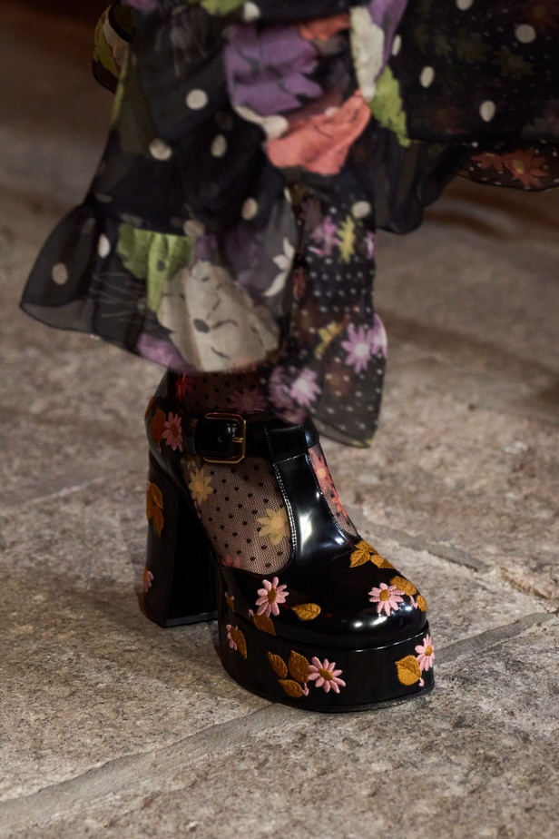 مجموعة Etro لخريف وشتاء 2023... عودة إلى الجذور واعتناق إرث المنسوجات الخاص بالدار 