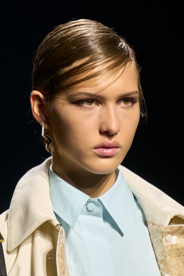 اطلالات جمالية من عرض Fendi