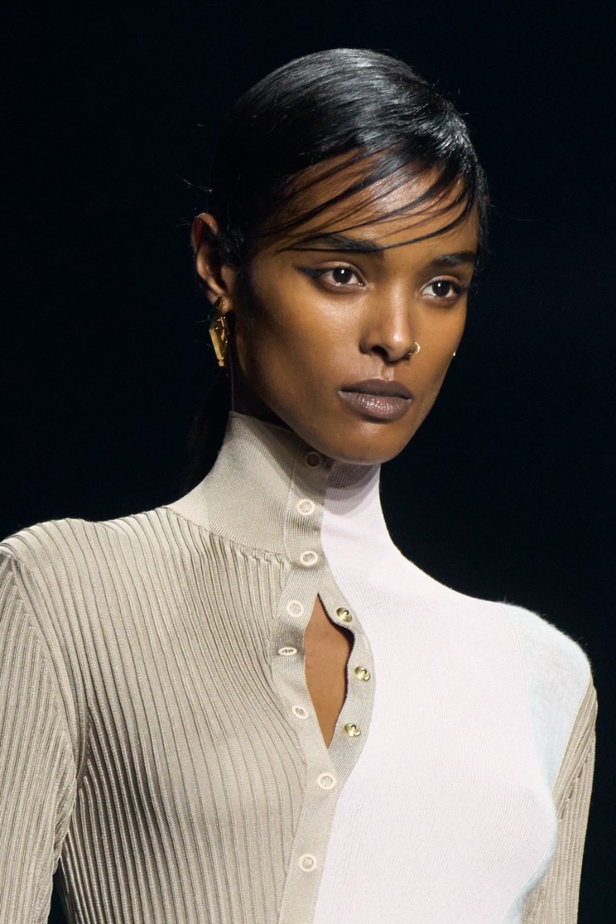 اطلالات جمالية من عرض Fendi