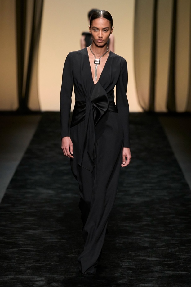  عرض Alberta Ferretti لخريف وشتاء 2023-2024