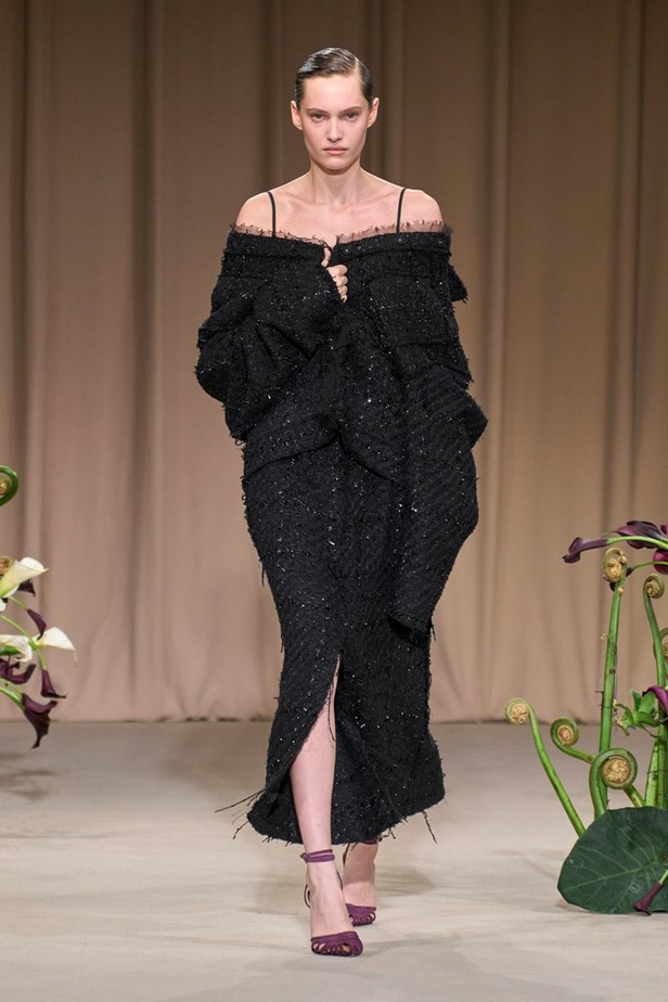 مجموعة دار Jason Wu لخريف وشتاء 2023 - 2024