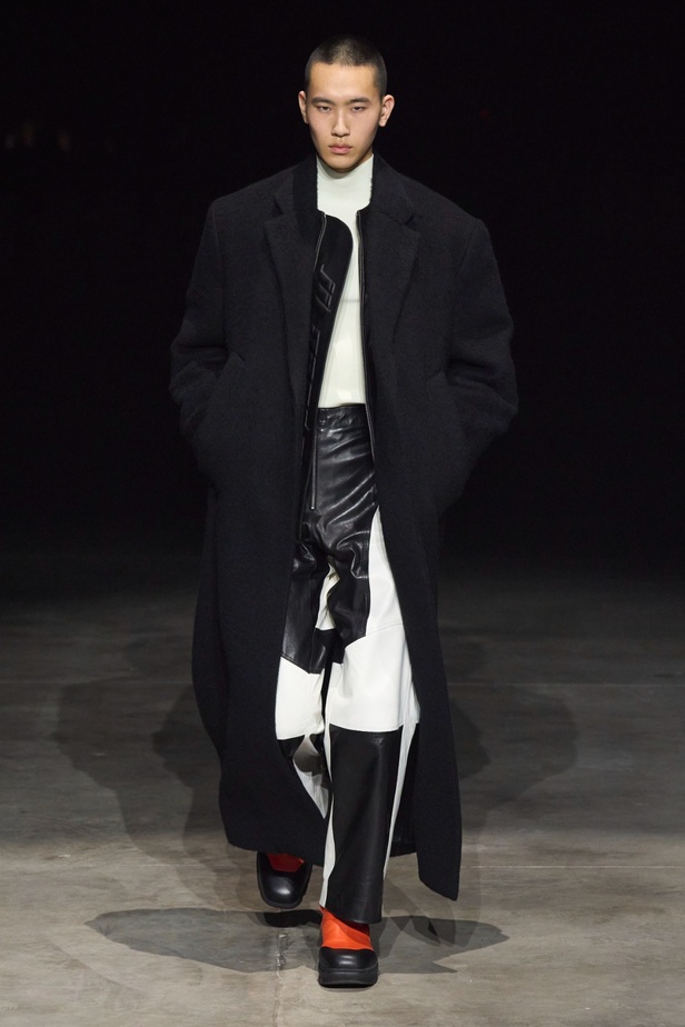 مجموعة Jil Sander عكست تصاميم أكثر جرأة مع الحفاظ على البساطة