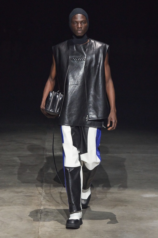 مجموعة Jil Sander عكست تصاميم أكثر جرأة مع الحفاظ على البساطة