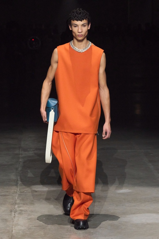 مجموعة Jil Sander عكست تصاميم أكثر جرأة مع الحفاظ على البساطة