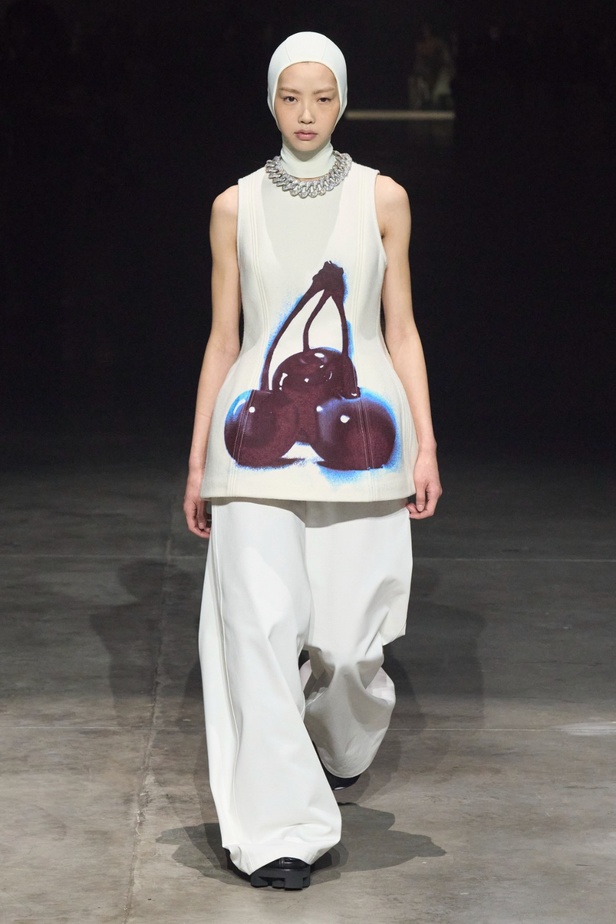 مجموعة Jil Sander عكست تصاميم أكثر جرأة مع الحفاظ على البساطة