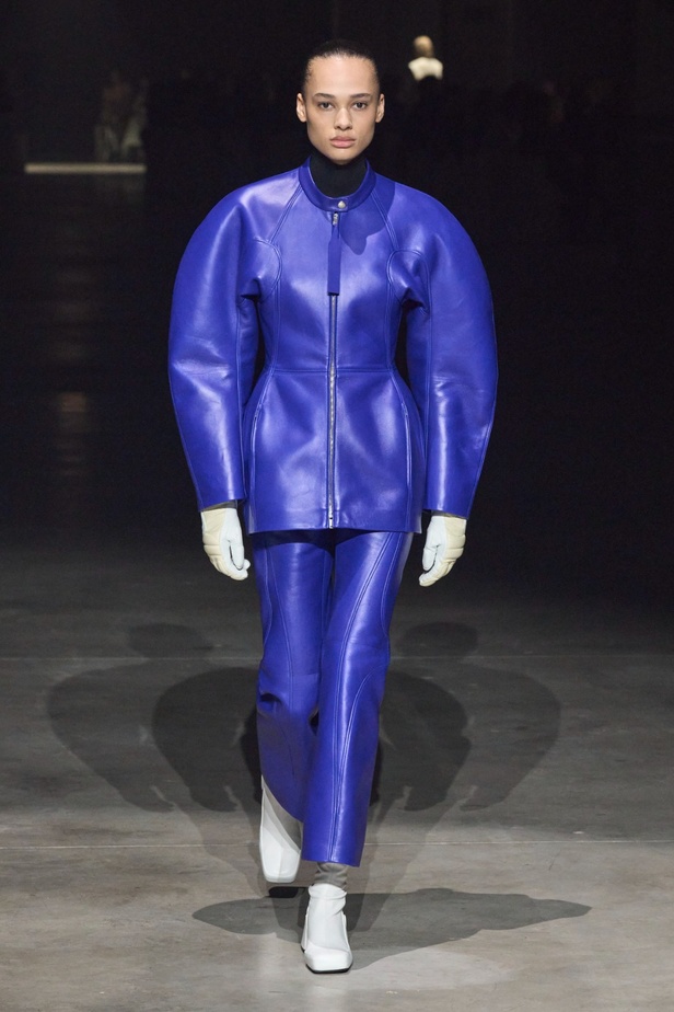 مجموعة Jil Sander عكست تصاميم أكثر جرأة مع الحفاظ على البساطة