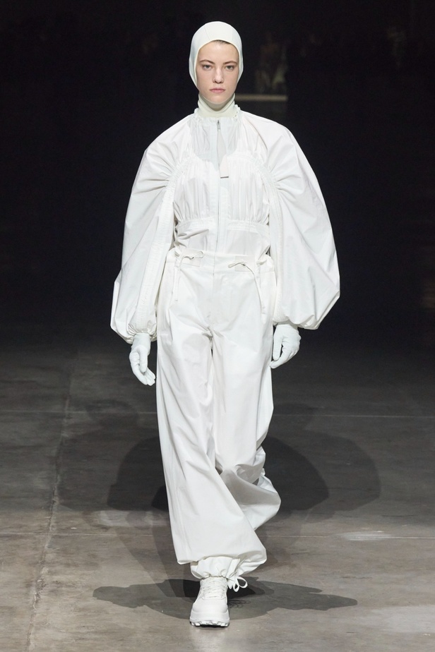 مجموعة Jil Sander عكست تصاميم أكثر جرأة مع الحفاظ على البساطة