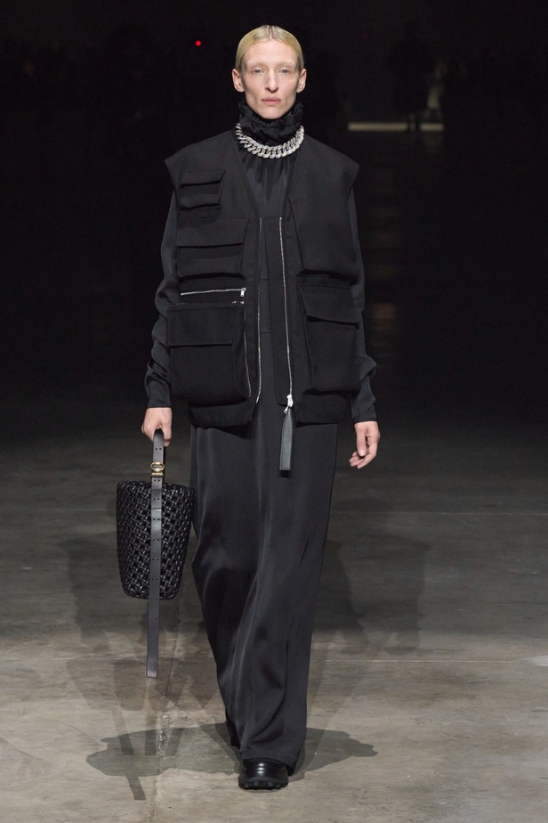 مجموعة Jil Sander عكست تصاميم أكثر جرأة مع الحفاظ على البساطة