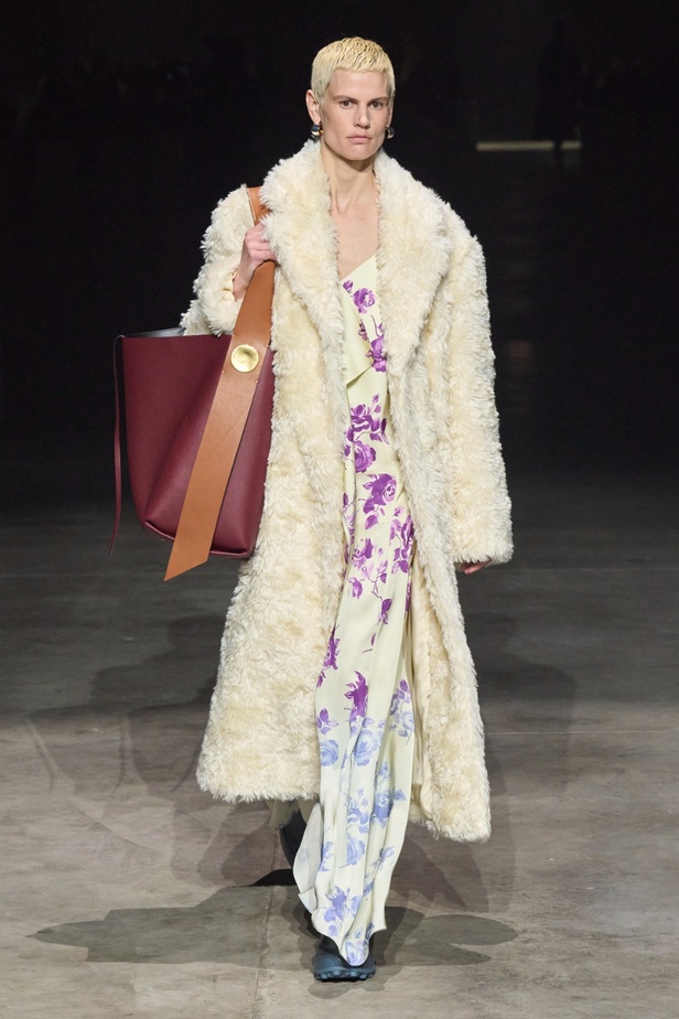 مجموعة Jil Sander عكست تصاميم أكثر جرأة مع الحفاظ على البساطة