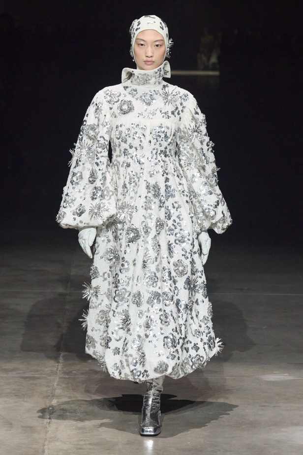 مجموعة Jil Sander عكست تصاميم أكثر جرأة مع الحفاظ على البساطة