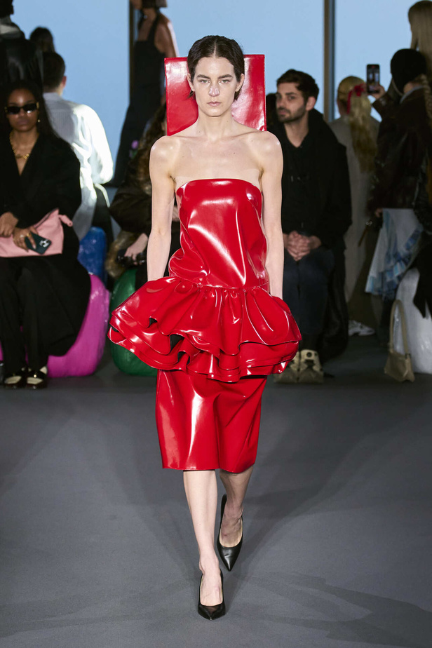 مجموعة Christopher Kane لخريف وشتاء 2024 في لندن