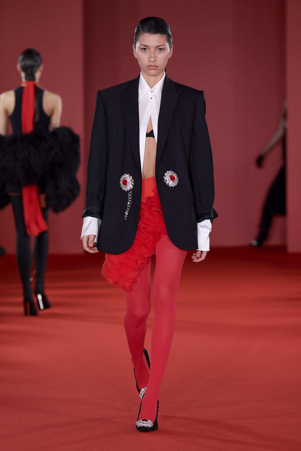 مجموعة David Koma لخريف وشتاء 2024 في لندن