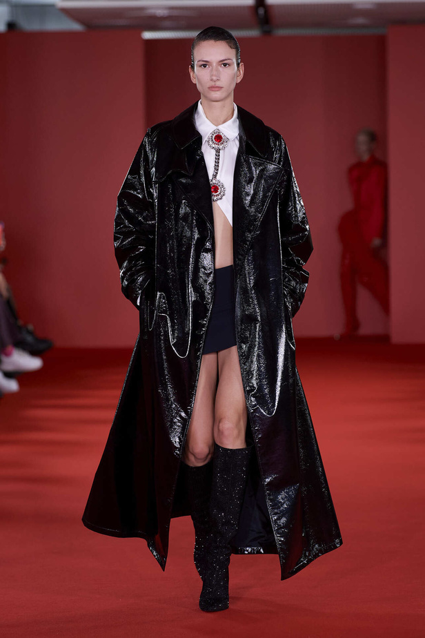 مجموعة David Koma لخريف وشتاء 2024 في لندن