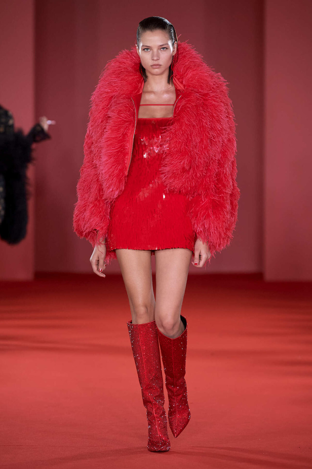 مجموعة David Koma لخريف وشتاء 2024 في لندن