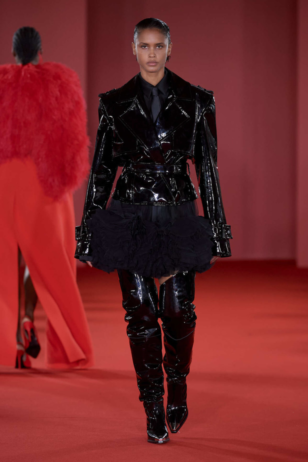 مجموعة David Koma لخريف وشتاء 2024 في لندن