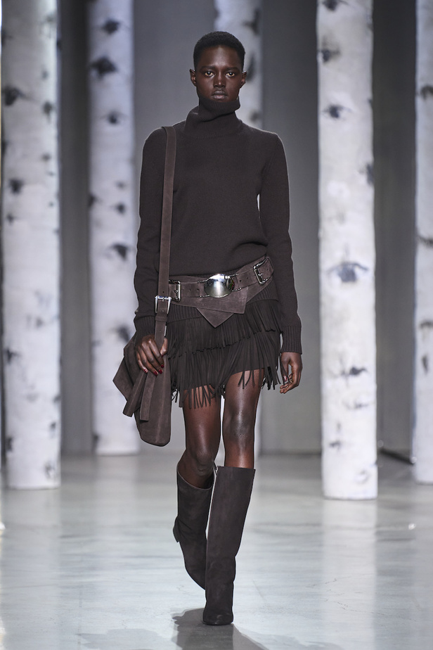 من مجموعة مايكل كورس لموسم خريف وشتاء 2023