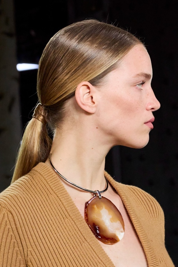 اطلالات جمالية من اطلالات جمالية من مجموعة مايكل كورس لخريف 2023