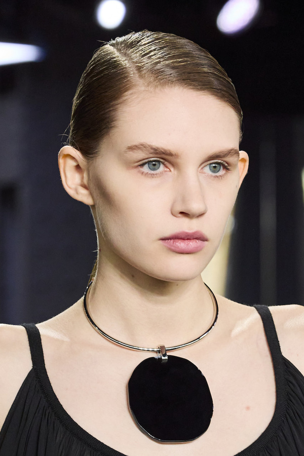 اكسسوارات مجموعة مايكل كورس لموسم خريف وشتاء 2023