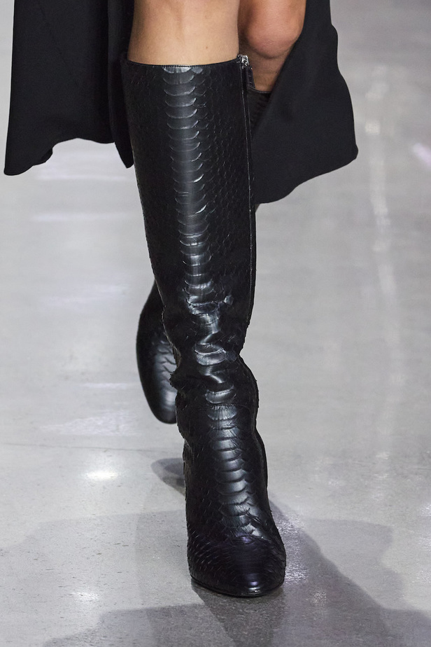 اكسسوارات مجموعة مايكل كورس لموسم خريف وشتاء 2023