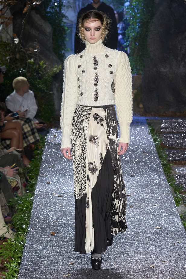 من مجموعة أنطونيو ماراس لموسم خريف وشتاء2023-2024