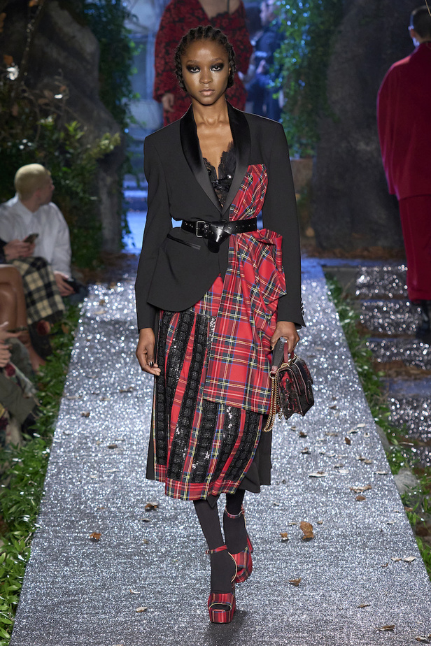 من مجموعة أنطونيو ماراس لموسم خريف وشتاء2023-2024