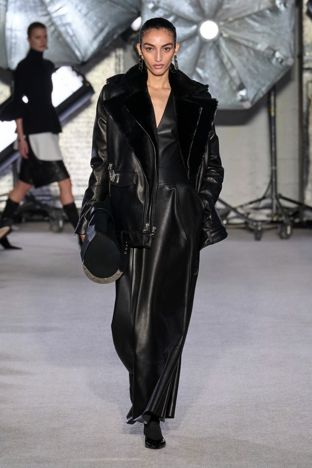 مجموعة براندون ماكسويل لخريف وشتاء 2023-2024