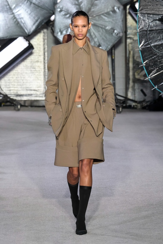 مجموعة براندون ماكسويل لخريف وشتاء 2023-2024