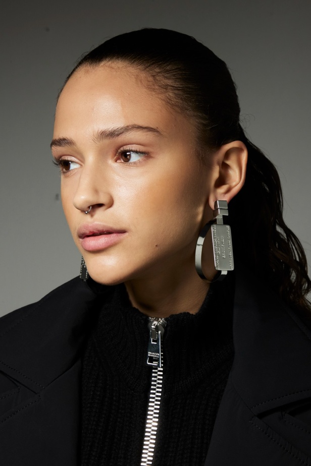 اكسسوارات من مجموعة براندون ماكسويل لخريف وشتاء 2023-2024