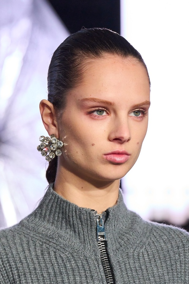 اطلالات جمالية من مجموعة براندون ماكسويل لخريف وشتاء 2023-2024 