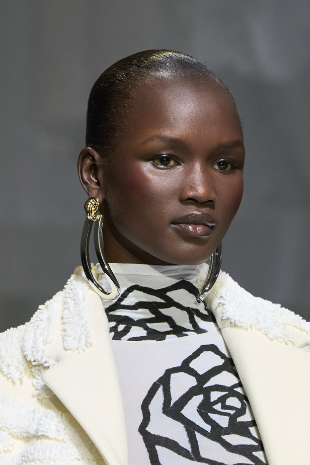 مجموعة ميسوني لخريف 2023 تمازج في الألوان والطبعات 