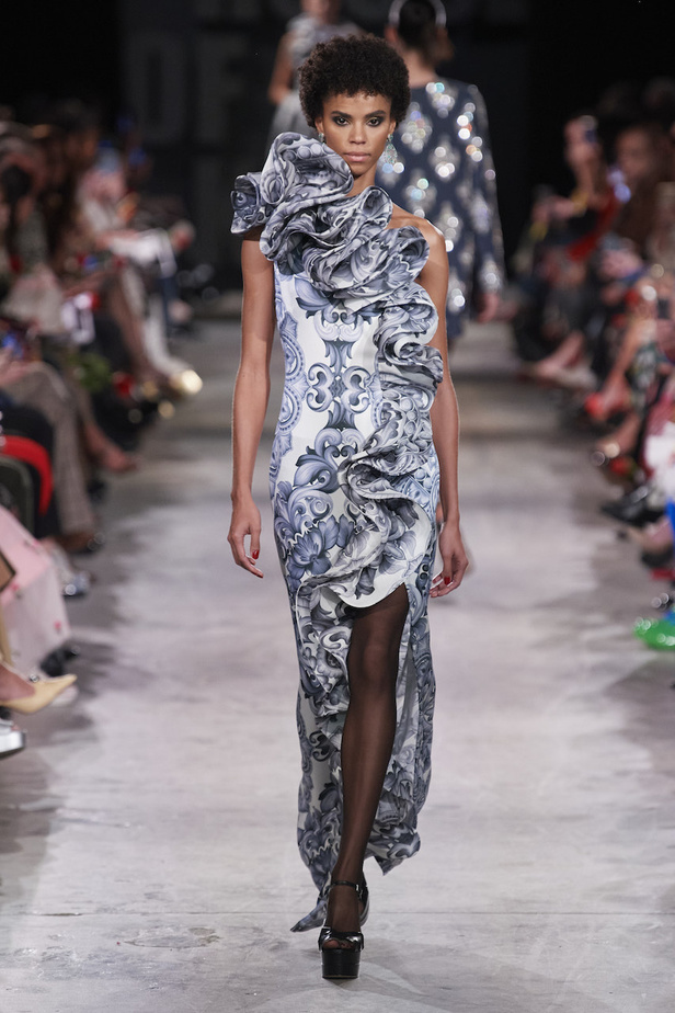 من مجموعة نعيم خان لموسم خريف وشتاء 2023-2024