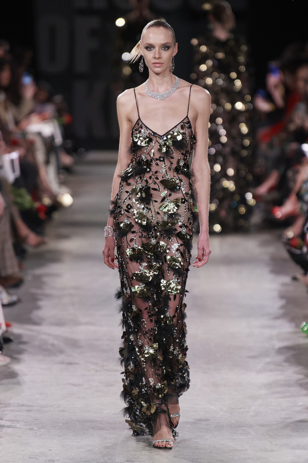 من مجموعة نعيم خان لموسم خريف وشتاء 2023-2024