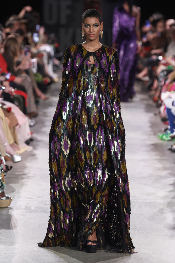 من مجموعة نعيم خان لموسم خريف وشتاء 2023-2024