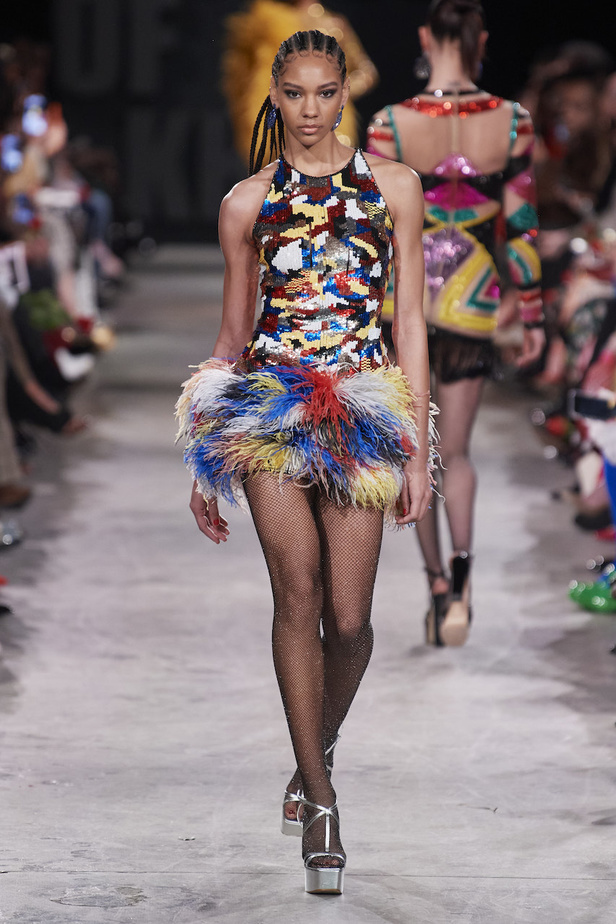 من مجموعة نعيم خان لموسم خريف وشتاء 2023-2024