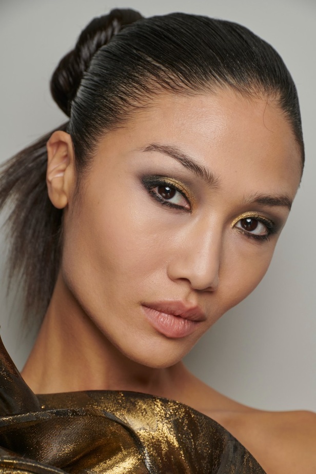 اطلالات جمالية من مجموعة Naeem Khan