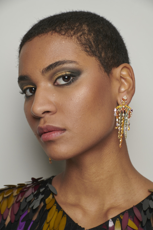 دار نعيم خان تحتفل بعيدها الـ 20 في أجواء صاخبة وبرّاقة