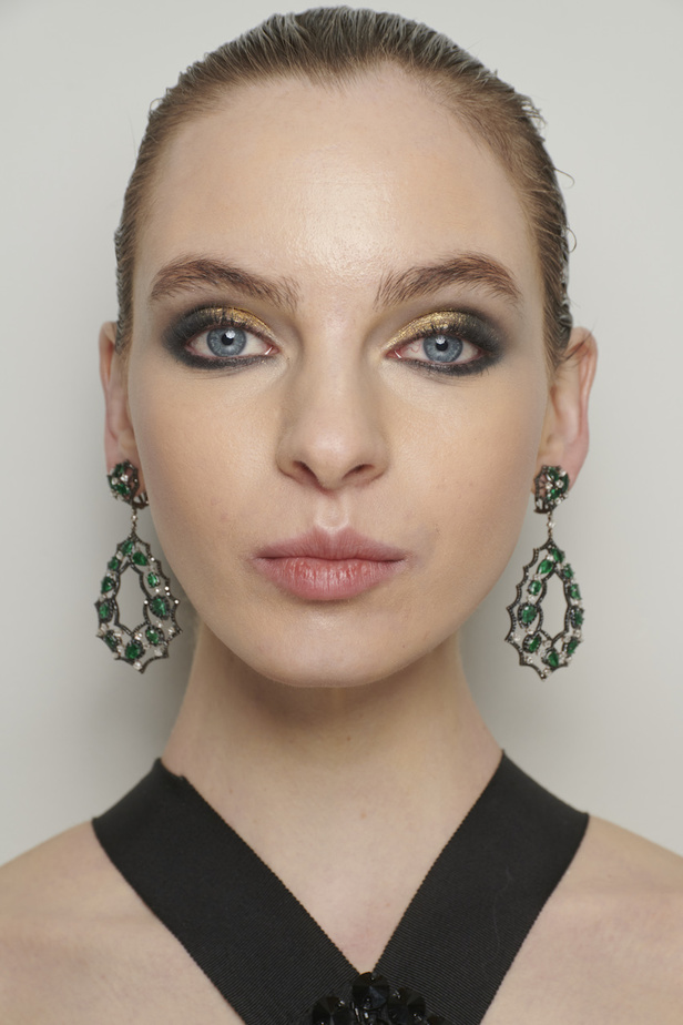 دار نعيم خان تحتفل بعيدها الـ 20 في أجواء صاخبة وبرّاقة