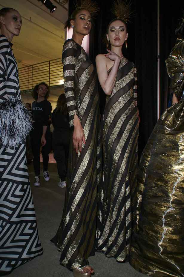 دار نعيم خان تحتفل بعيدها الـ 20 في أجواء صاخبة وبرّاقة