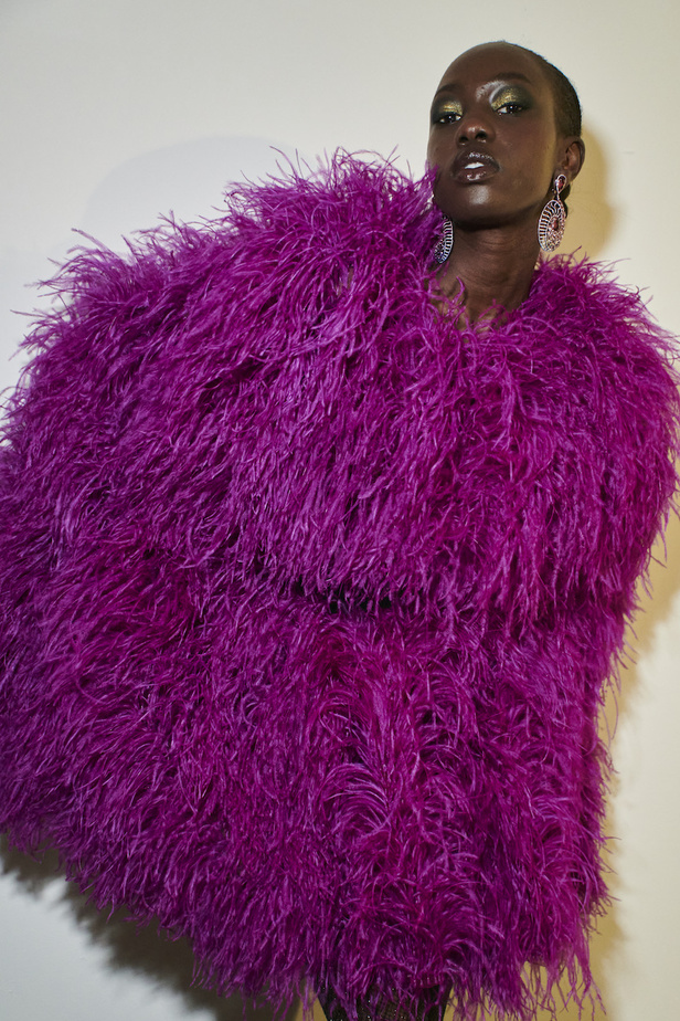 دار نعيم خان تحتفل بعيدها الـ 20 في أجواء صاخبة وبرّاقة