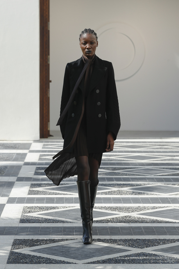 من مجموعة Noon By Noor لخريف وشتاء 2023 - 2024