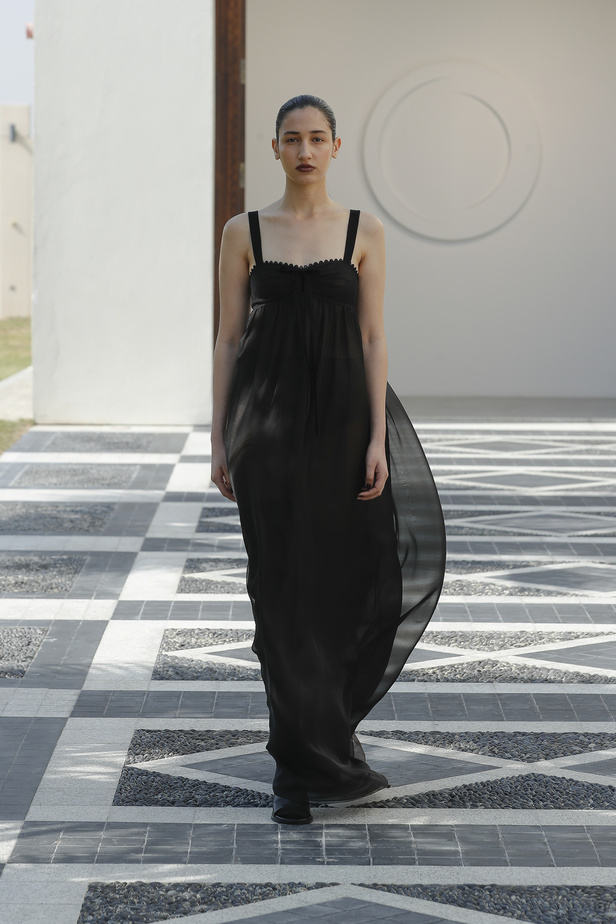 من مجموعة Noon By Noor لخريف وشتاء 2023 - 2024