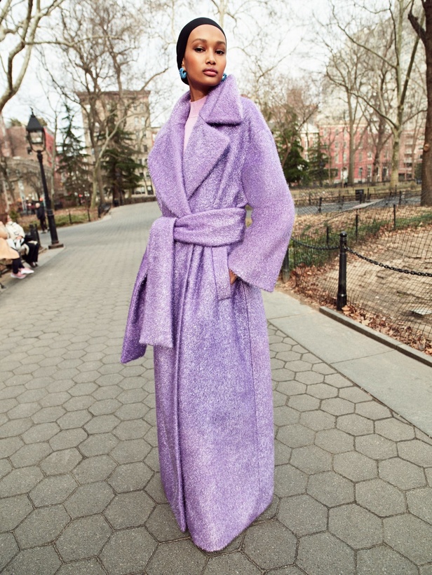 مجموعة أوسكار دي لا رنتا لخريف 2023 تعكس رؤية الدار وإبداعها 