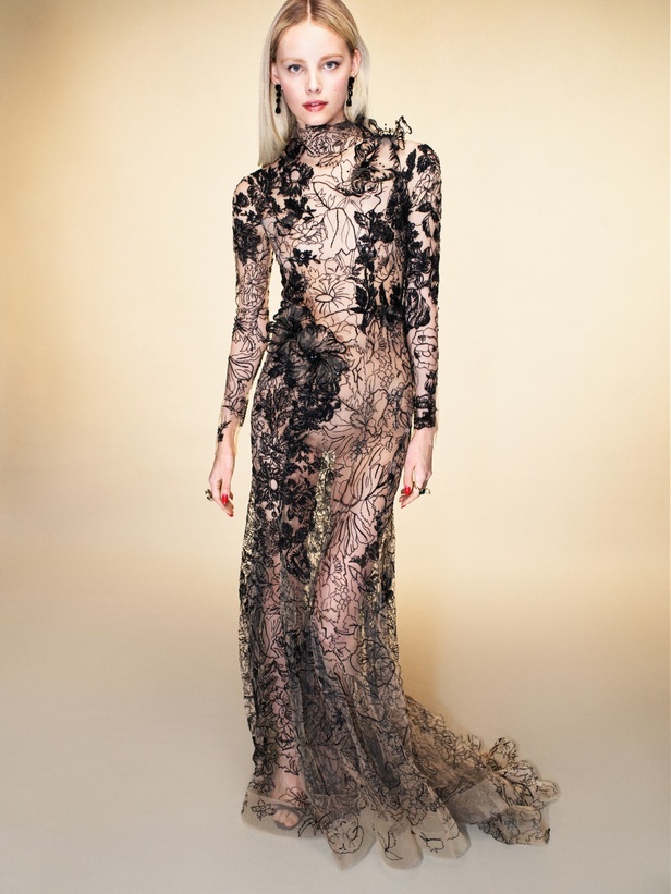 مجموعة أوسكار دي لا رنتا لخريف 2023 تعكس رؤية الدار وإبداعها 