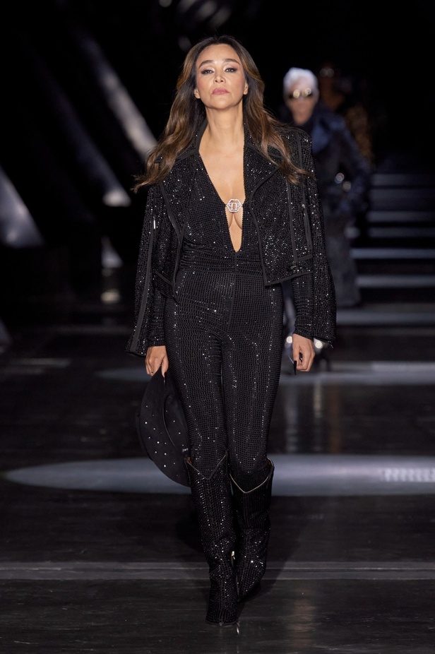 Philipp Plein يعود إلى ميلان بمجموعة خريف وشتاء 2023-2024 بعنوان Chrome Cowboy