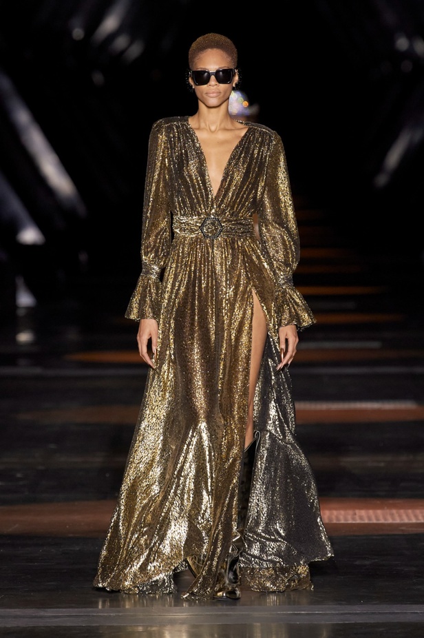 Philipp Plein يعود إلى ميلان بمجموعة خريف وشتاء 2023-2024 بعنوان Chrome Cowboy