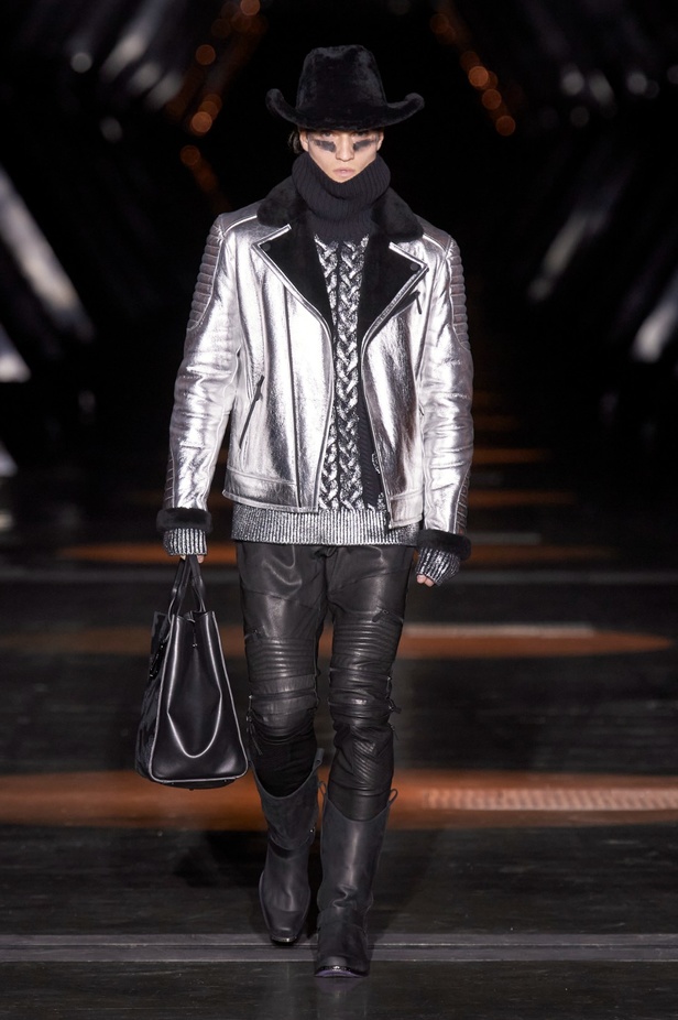 Philipp Plein يعود إلى ميلان بمجموعة خريف وشتاء 2023-2024 بعنوان Chrome Cowboy